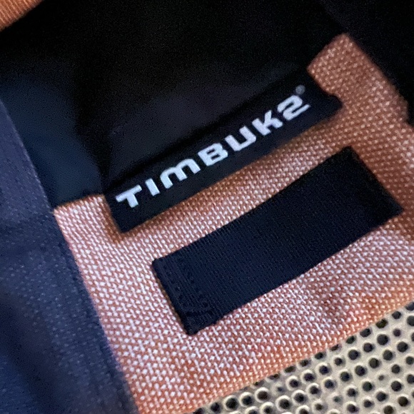 universal courier medium timbuk2 messenger bag canvas osfa Exc Cond Medium. - Picture 2 of 3